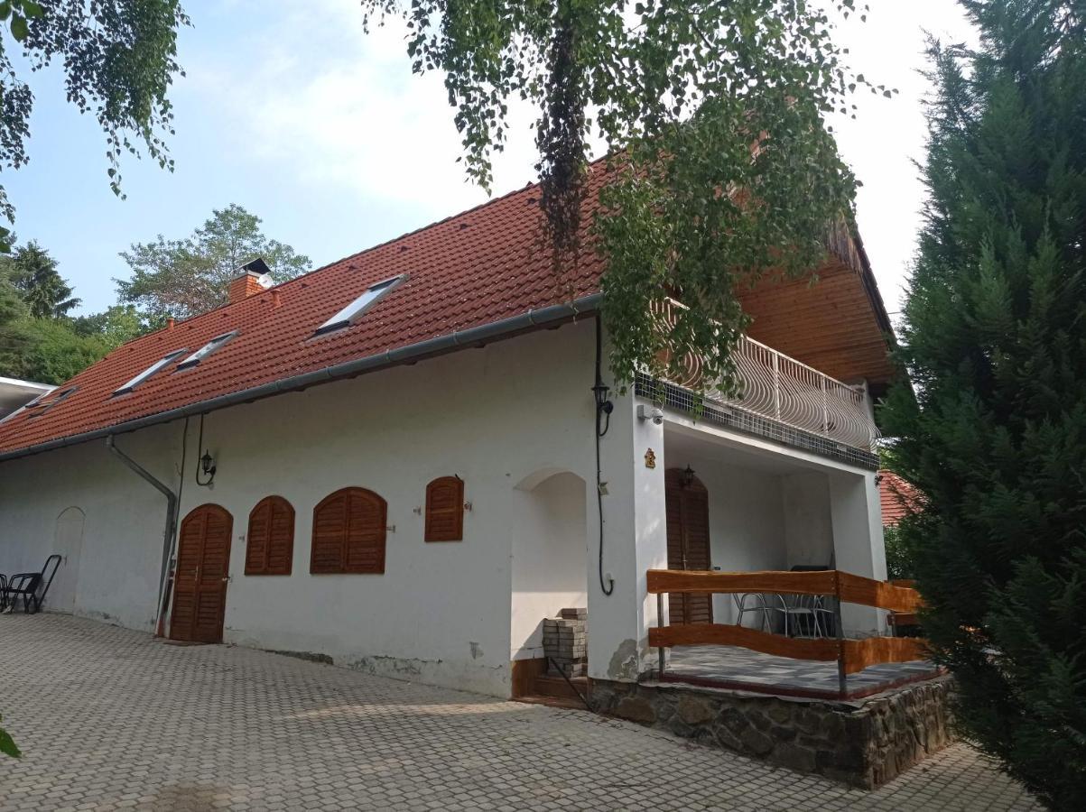 Вилла Parraghegy Apartman Zalaszanto Экстерьер фото