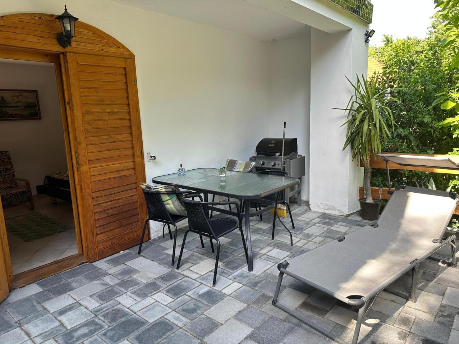 Вилла Parraghegy Apartman Zalaszanto Экстерьер фото